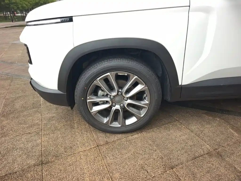 Geely Icon — фото 23