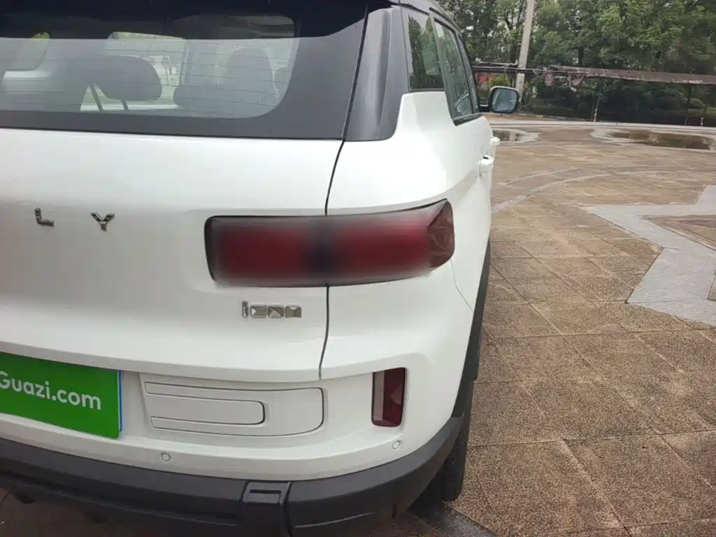 Geely Icon — фото 8