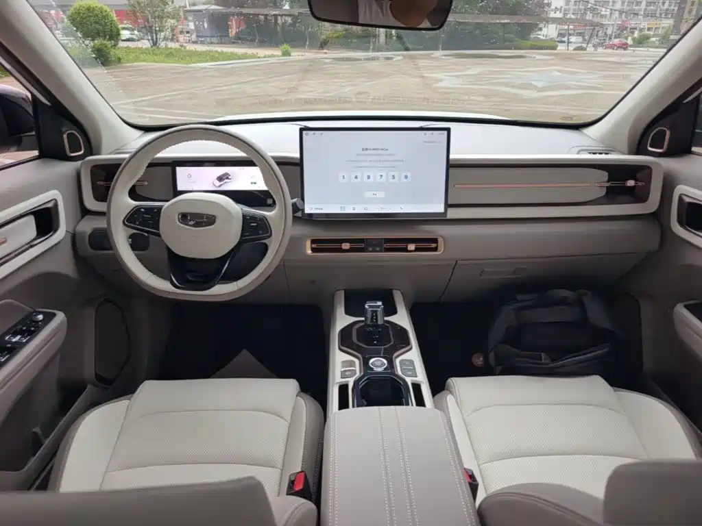 Geely Icon — фото 10
