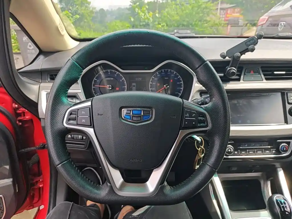Geely Vision X3 — фото 11
