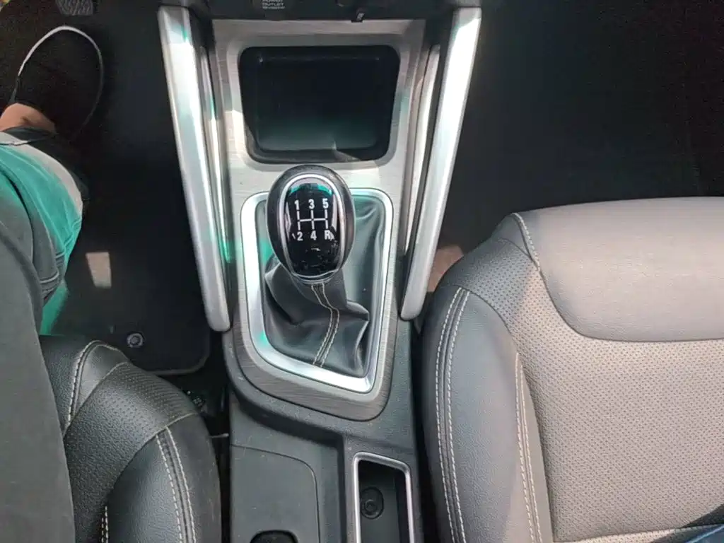 Geely Vision X3 — фото 14