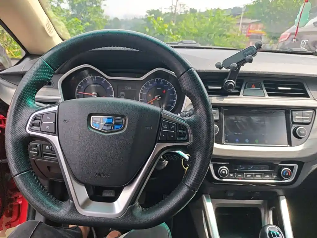 Geely Vision X3 — фото 10