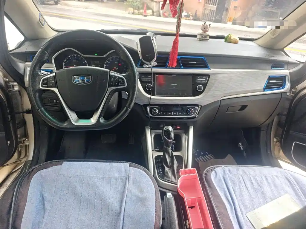 Geely Vision X3 — фото 10