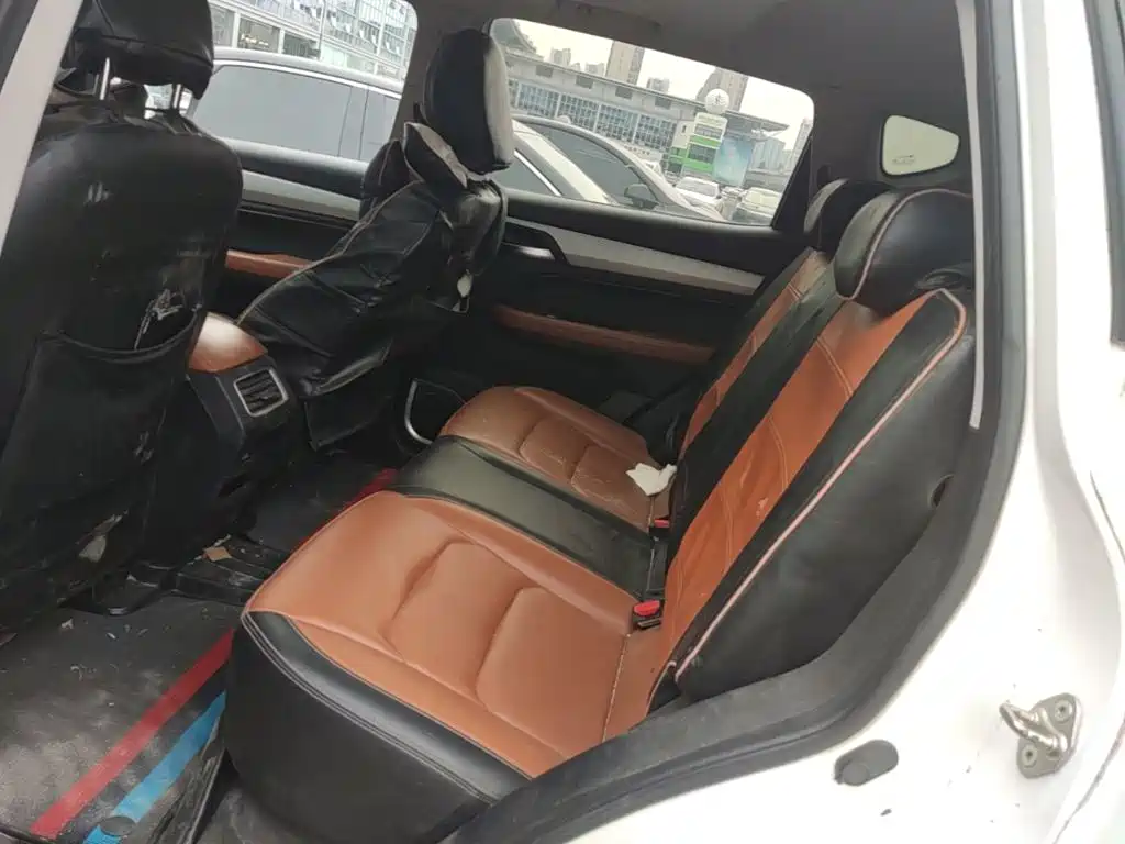Geely Vision X6 — фото 17