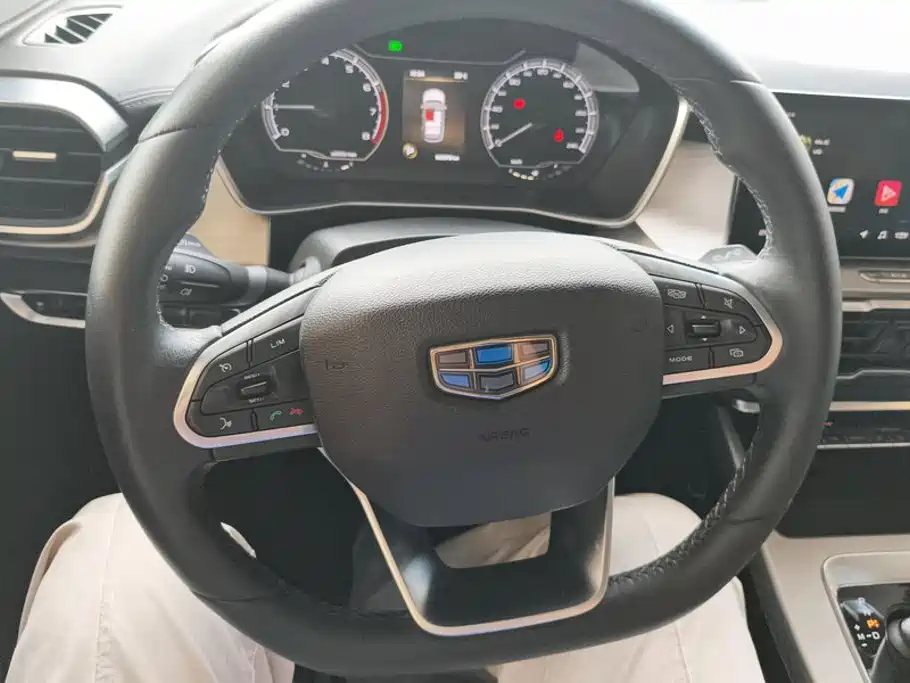 Geely Binyue — фото 15