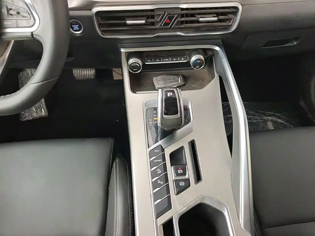 Geely Binyue — фото 14