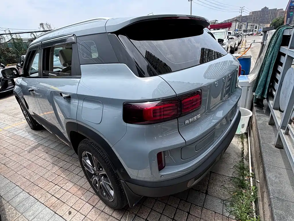 Geely Icon — фото 8