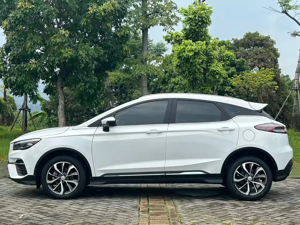 Geely Emgrand S — фото 6