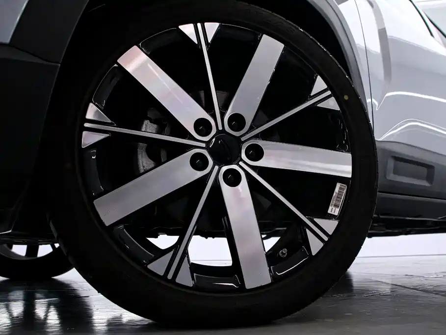 Geely Icon — фото 17