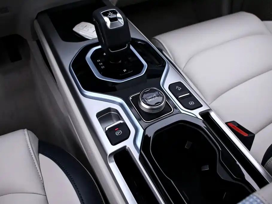 Geely Icon — фото 10
