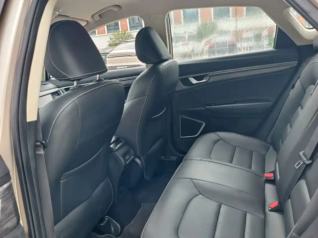 Geely Emgrand GS — фото 14
