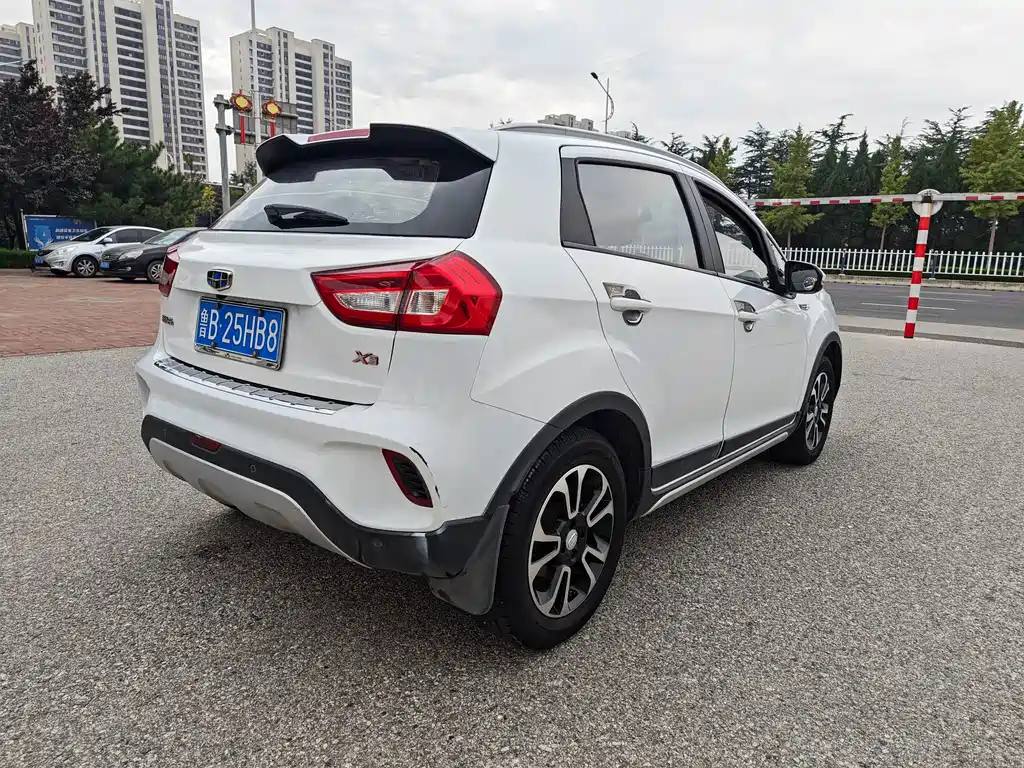 Geely Vision X3 — фото 4