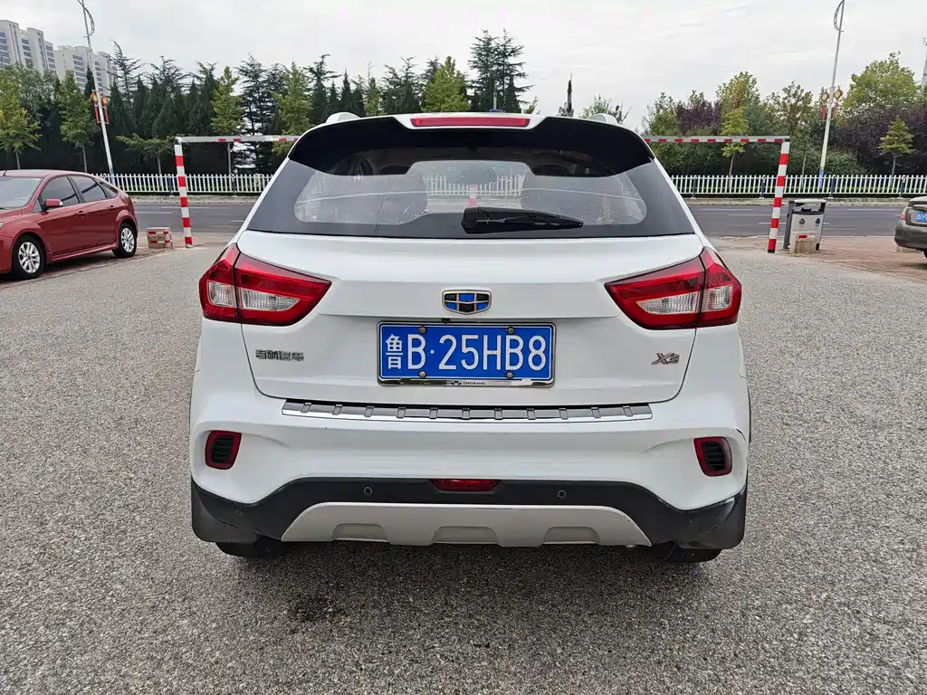 Geely Vision X3 — фото 5