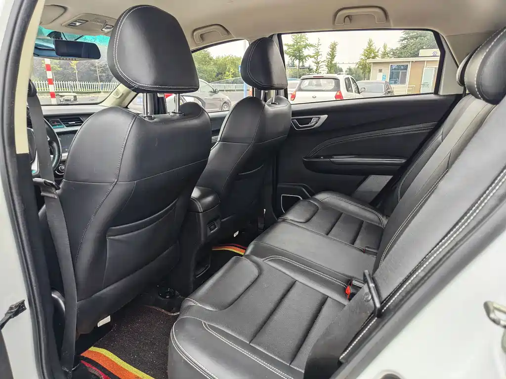 Geely Vision X3 — фото 7