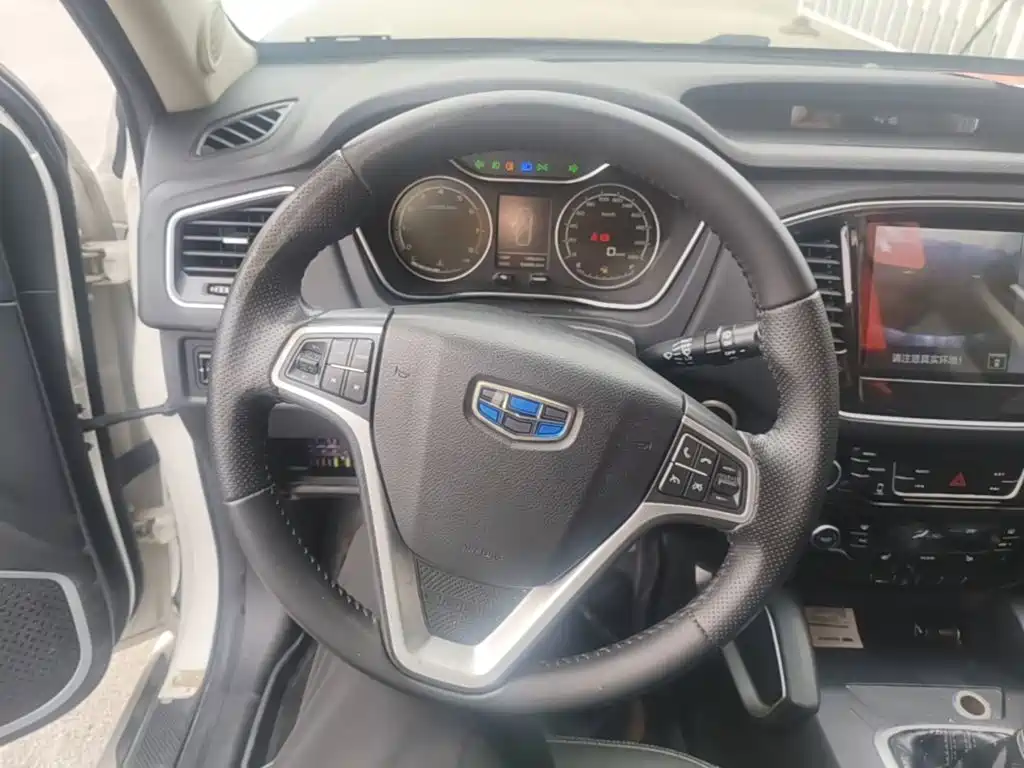 Geely Vision X6 — фото 11