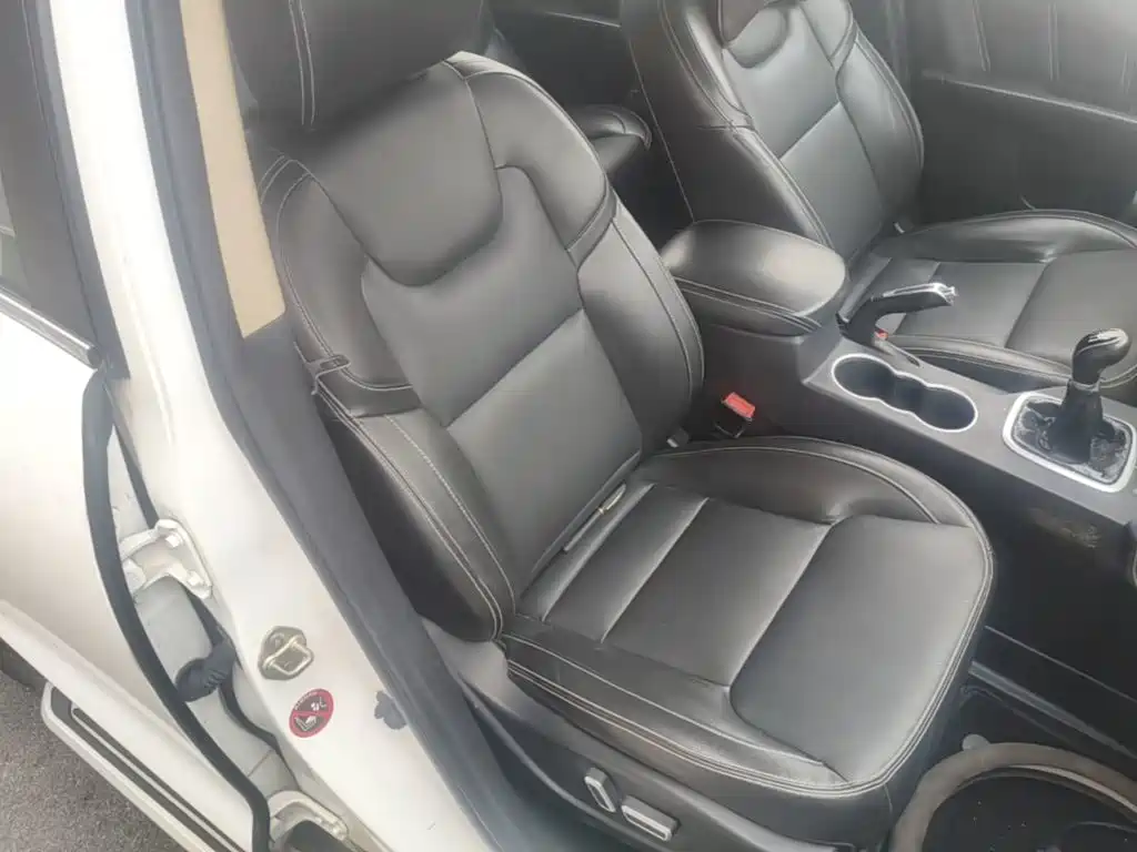 Geely Vision X6 — фото 25