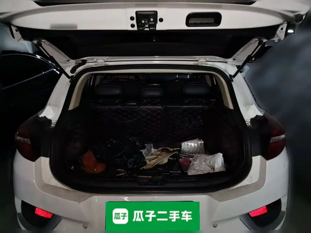 Geely Emgrand GS — фото 10