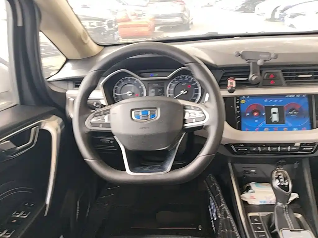 Geely Vision X3 — фото 11