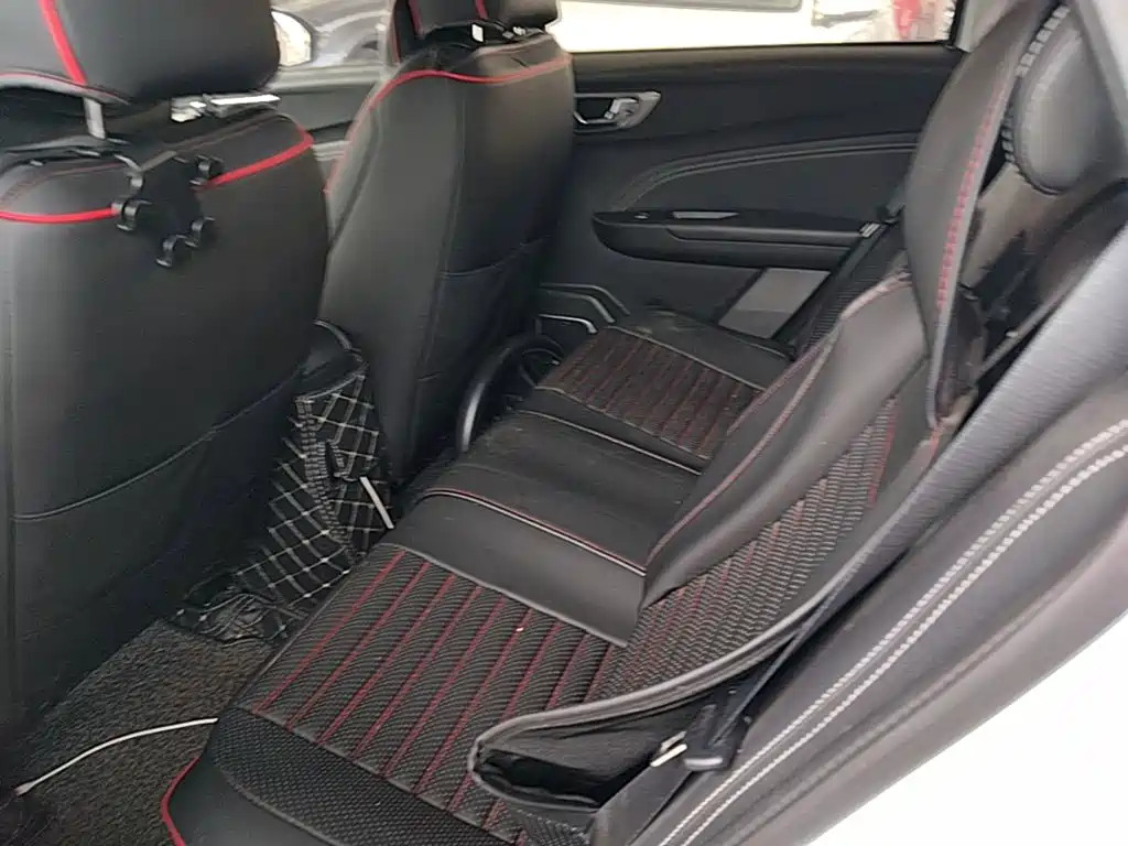 Geely Vision X3 — фото 17