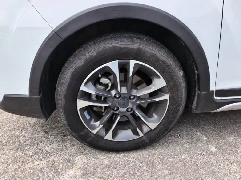 Geely Vision X3 — фото 23
