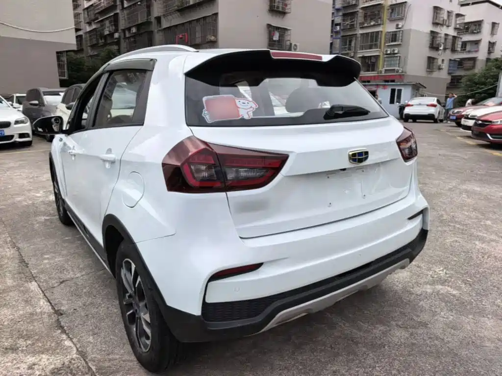 Geely Vision X3 — фото 5