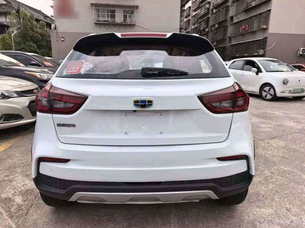 Geely Vision X3 — фото 6