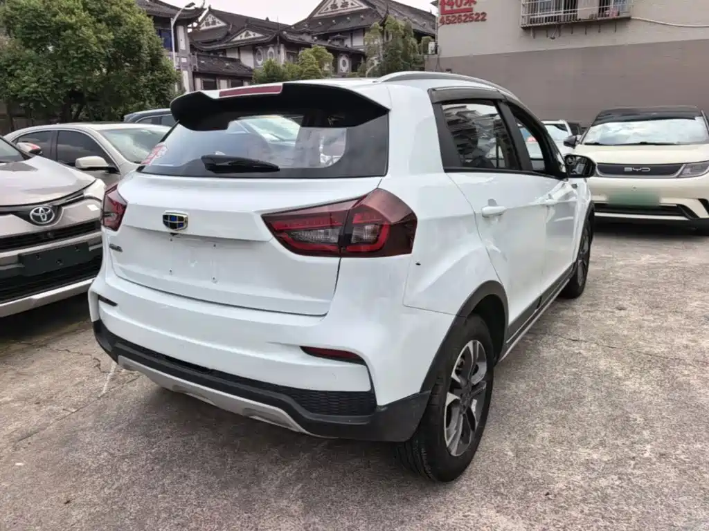 Geely Vision X3 — фото 7