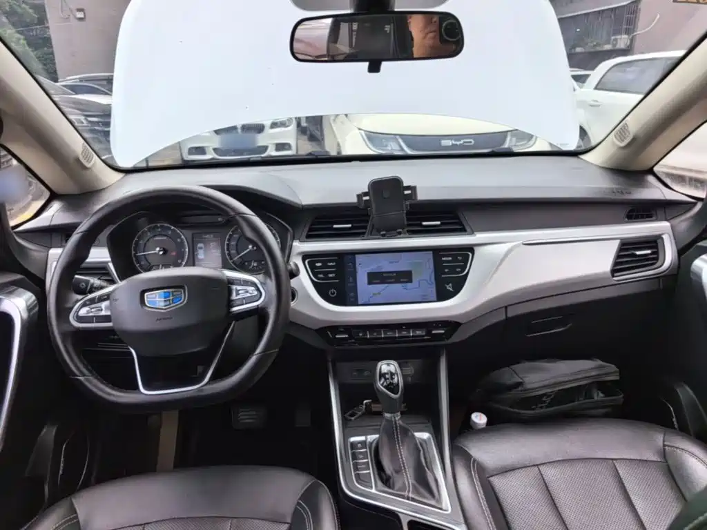 Geely Vision X3 — фото 10