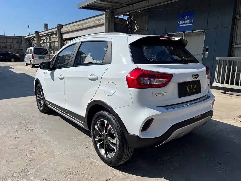Geely Vision X3 — фото 7