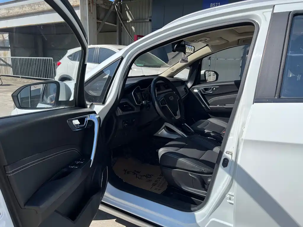 Geely Vision X3 — фото 9
