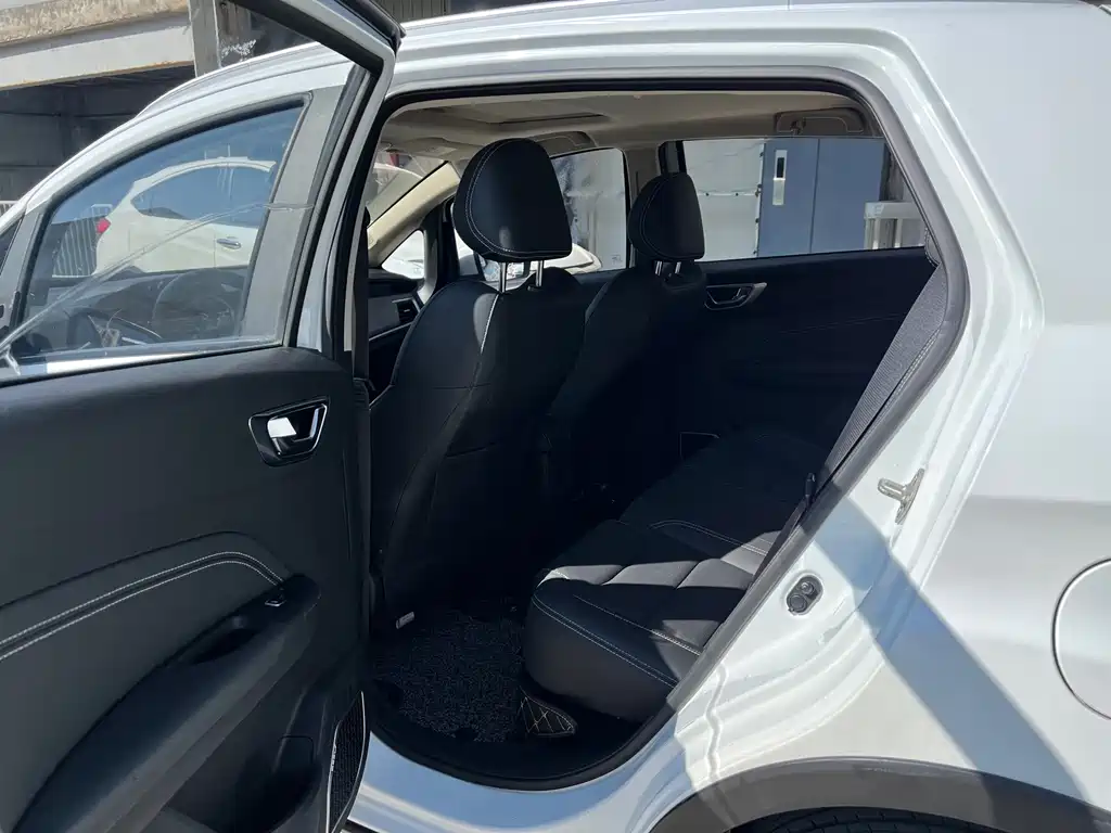 Geely Vision X3 — фото 10
