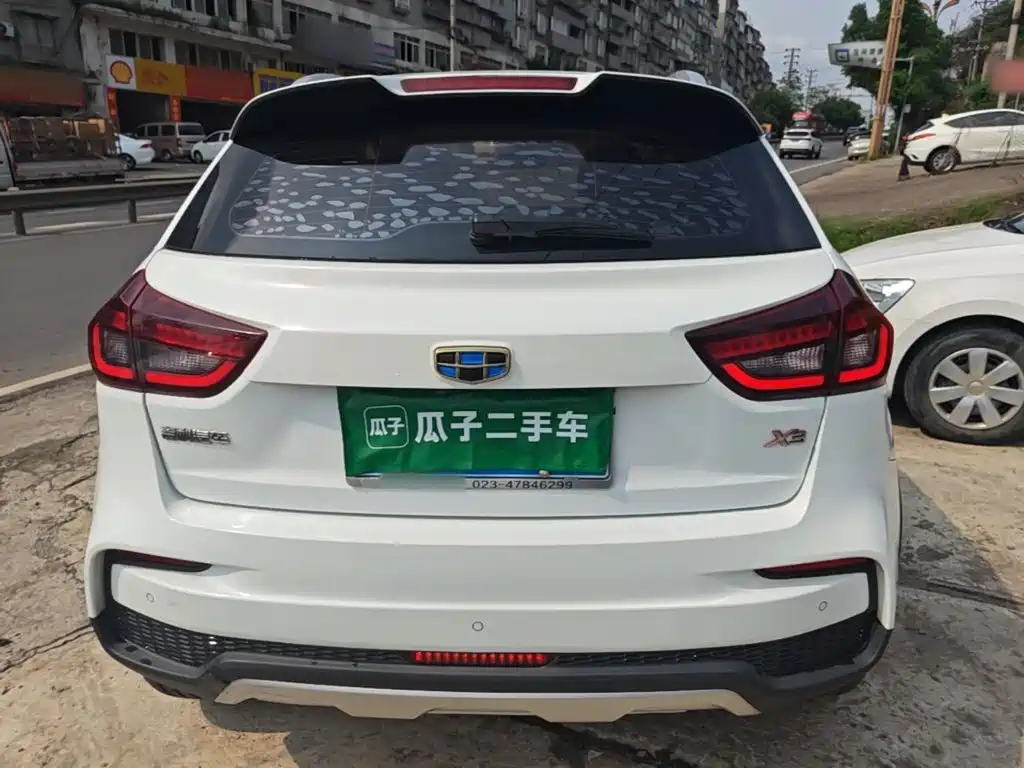 Geely Vision X3 — фото 6