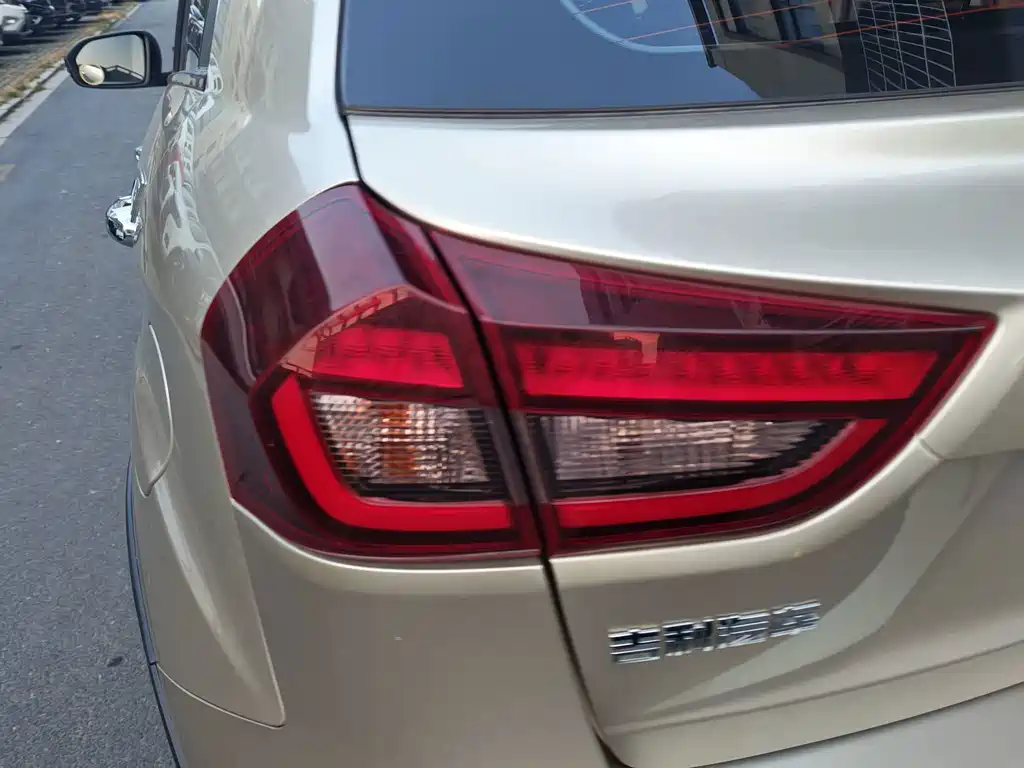 Geely Vision X3 — фото 10