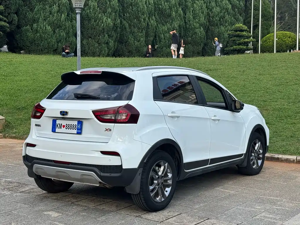 Geely Vision X3 — фото 6