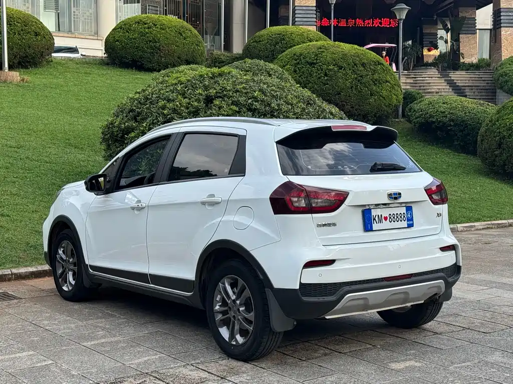 Geely Vision X3 — фото 8