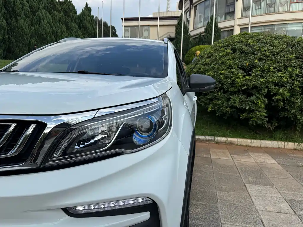 Geely Vision X3 — фото 10