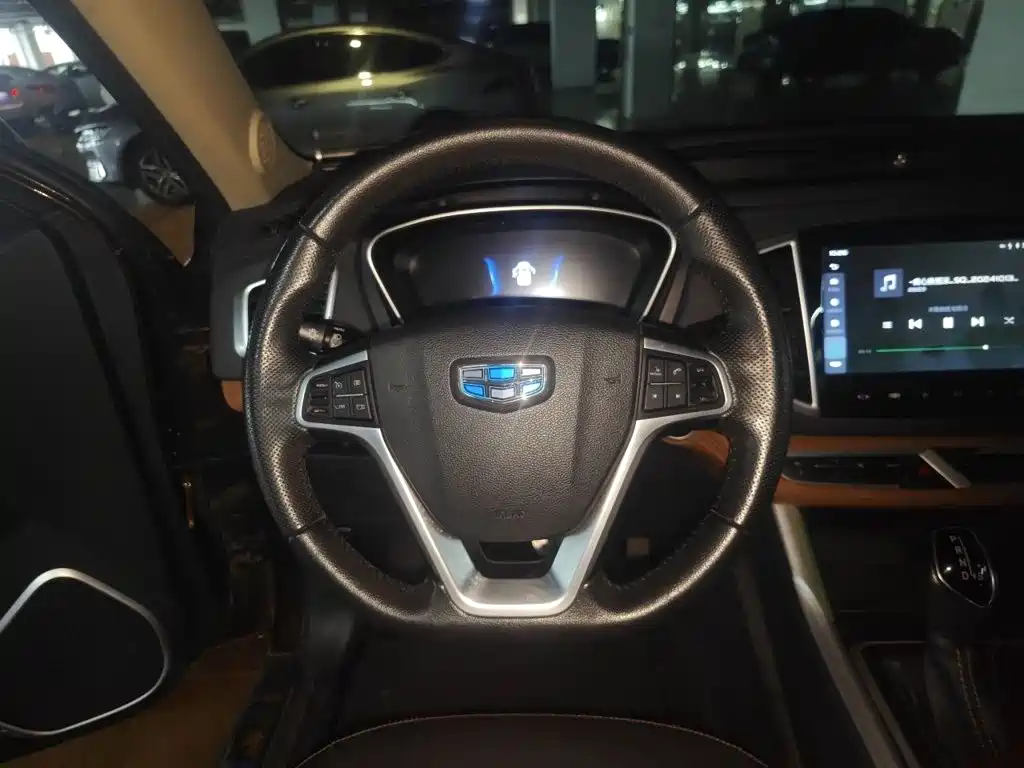 Geely Vision X6 — фото 3