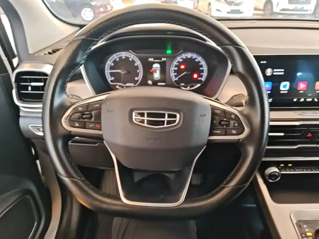 Geely Binyue — фото 11
