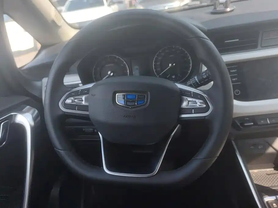 Geely Vision X3 — фото 15