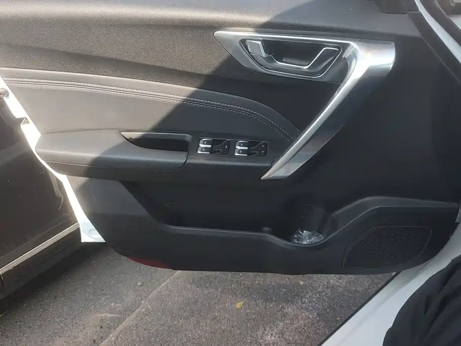 Geely Vision X3 — фото 7