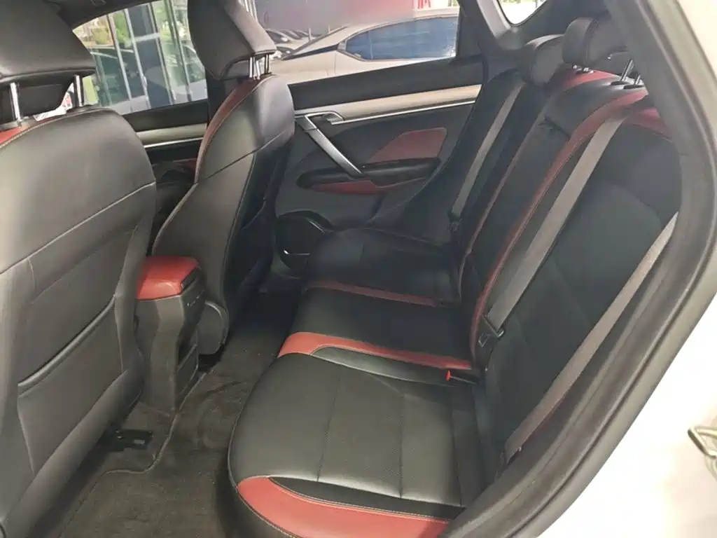 Geely Binyue — фото 10