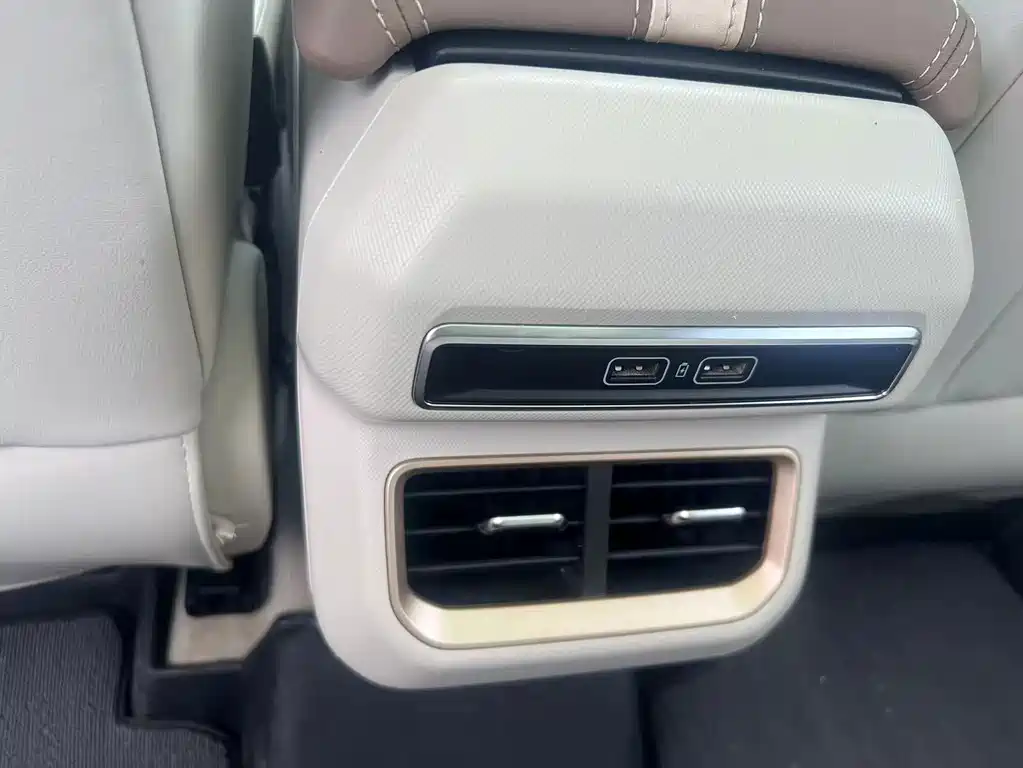 Geely Icon — фото 14