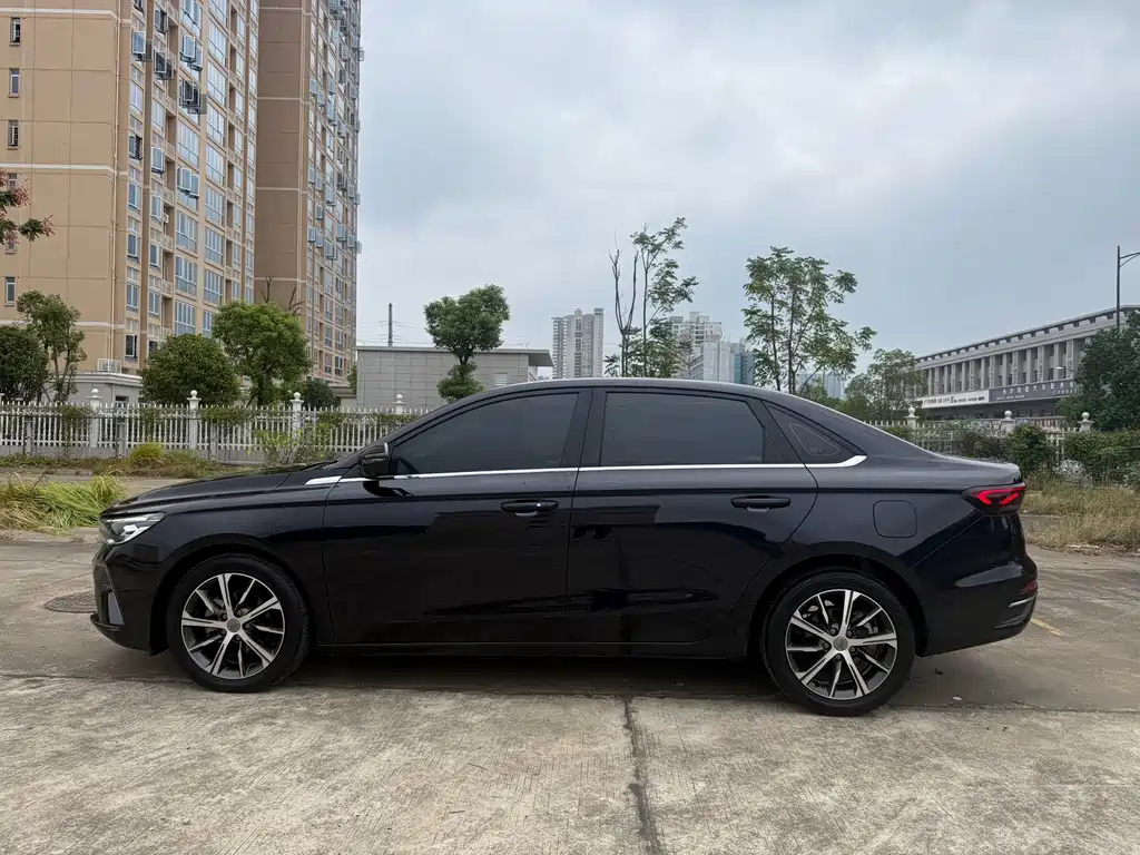 Geely Emgrand — фото 10