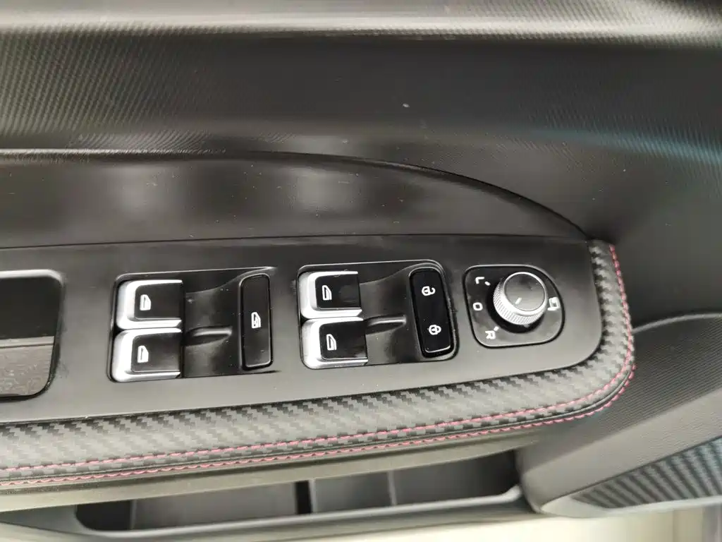 Geely Icon — фото 9