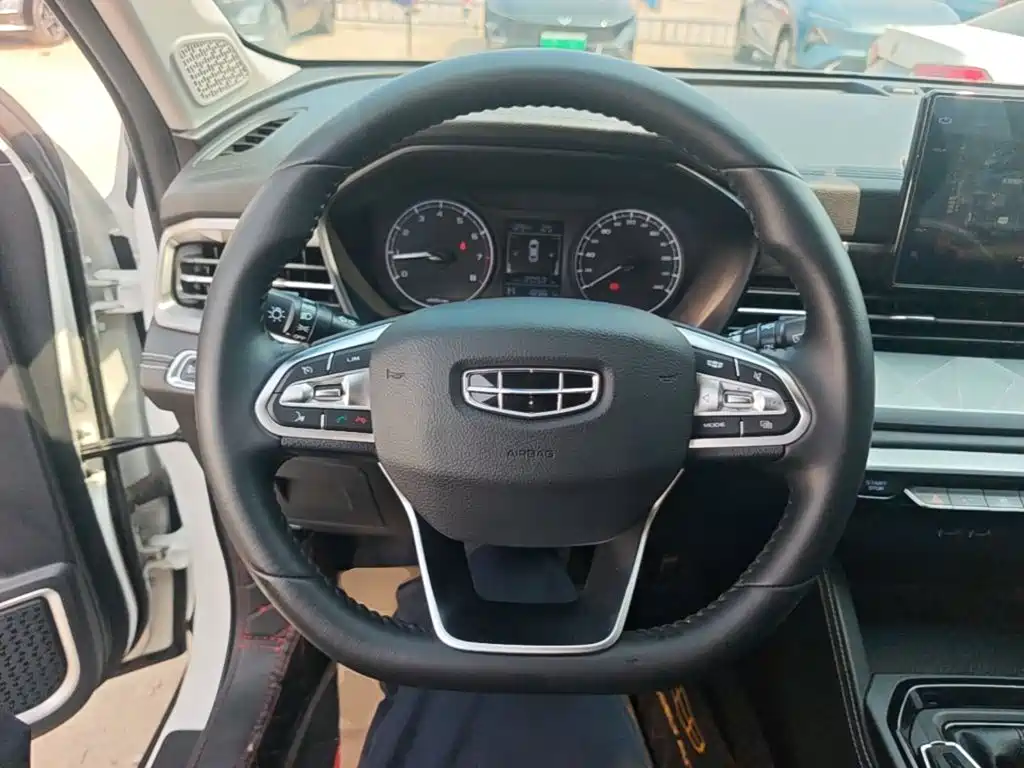 Geely Vision X6 — фото 11