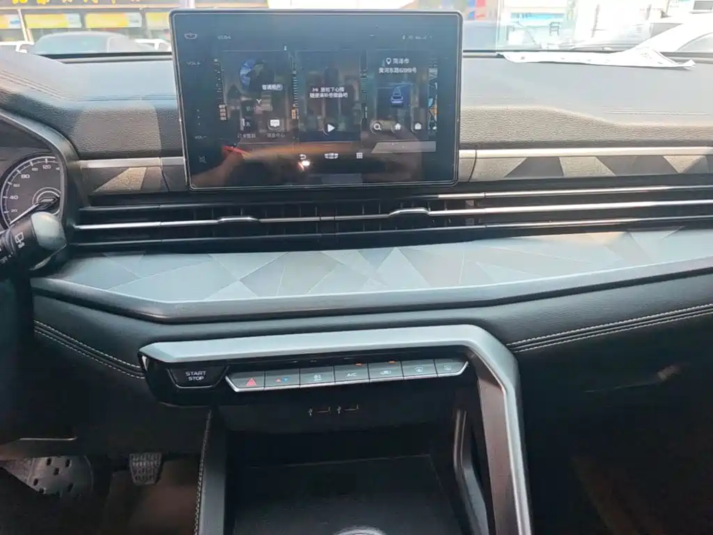 Geely Vision X6 — фото 13