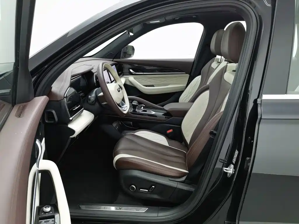 Geely Xingyue L — фото 10