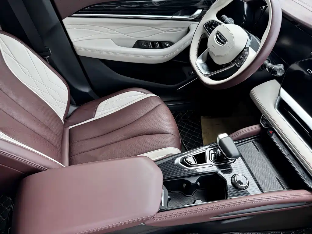 Geely Xingyue L — фото 5