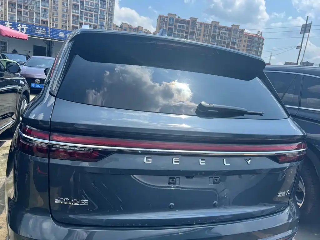 Geely Xingyue L — фото 17