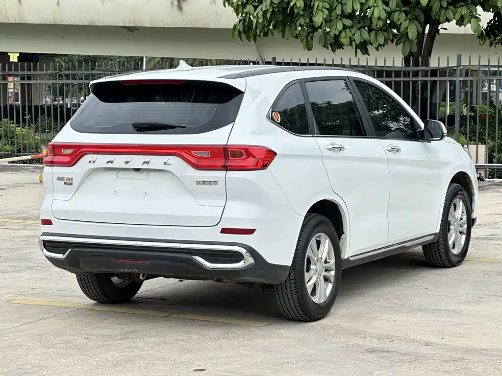 Haval M6 — фото 5